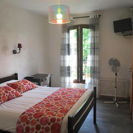 Auberge De Rustreou Rustrel Εξωτερικό φωτογραφία