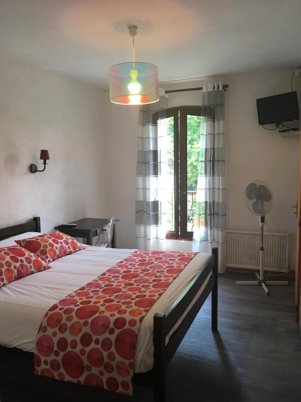 Auberge De Rustreou Rustrel Εξωτερικό φωτογραφία
